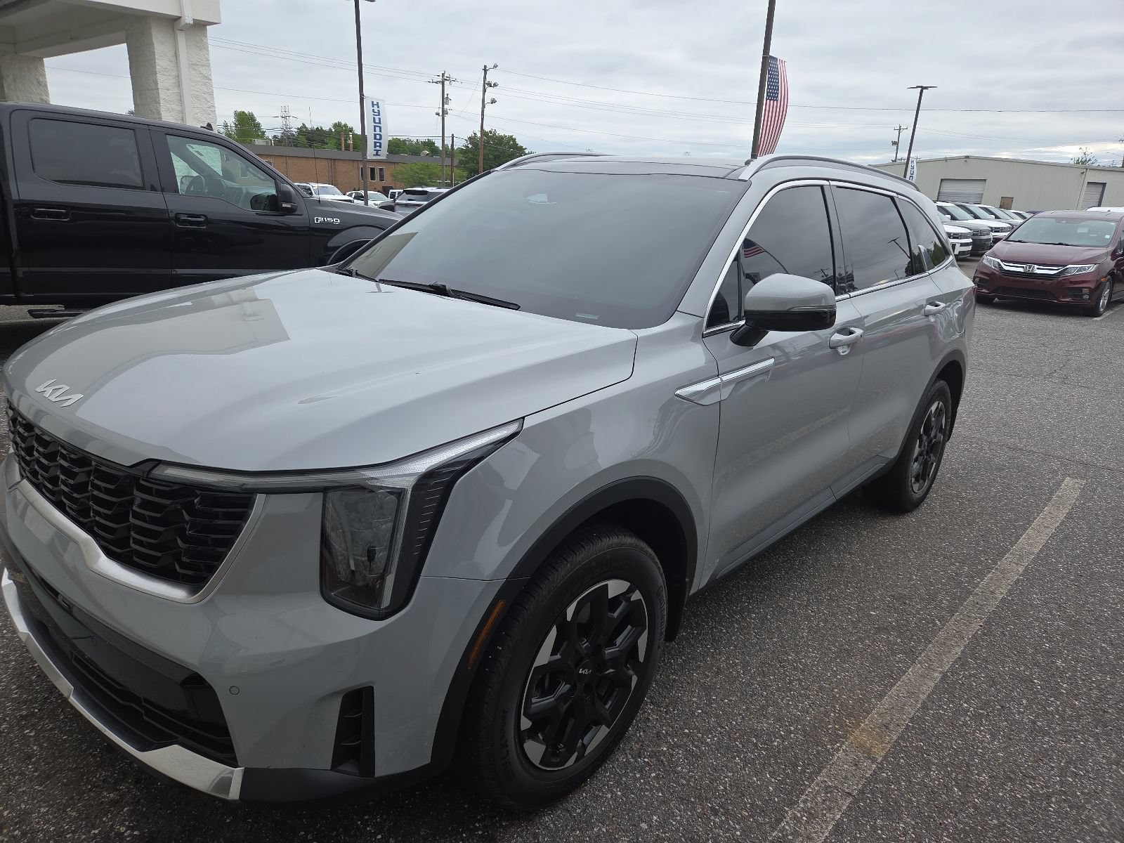 Used 2024 Kia Sorento S w/ Panoramic Sunroof Package AWD/4WD image 2