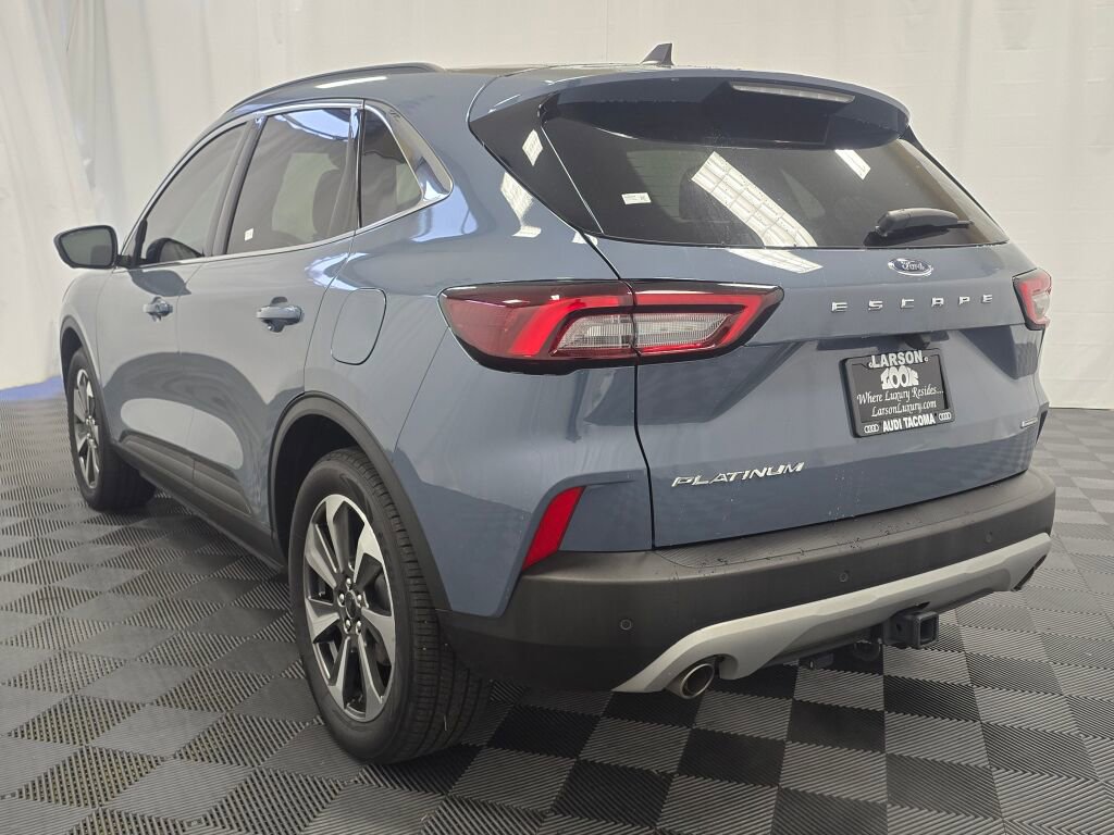 Used 2025 Ford Escape Platinum w/ Premium Technology Package image 4