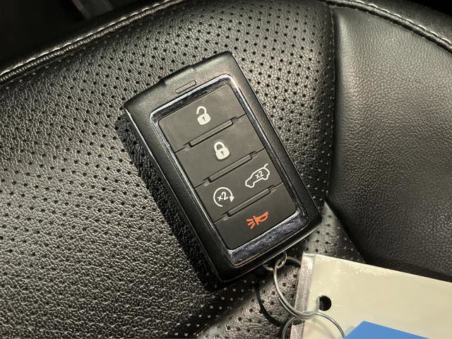 Used 2023 Jeep Grand Cherokee Limited w/ Luxury Tech Group II image 27