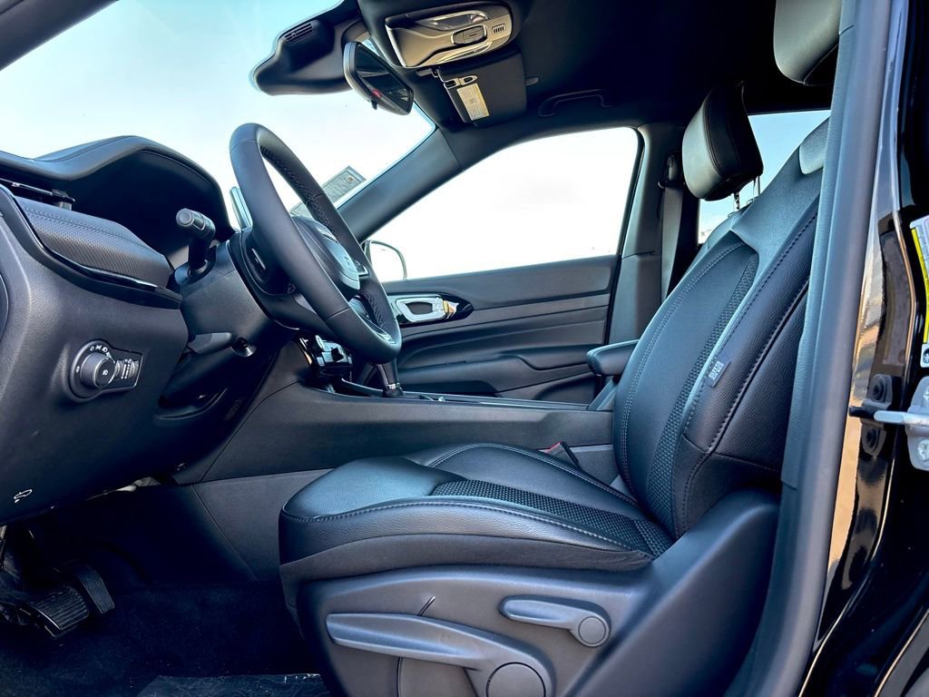 New 2026 Jeep Compass Latitude AWD/4WD image 16