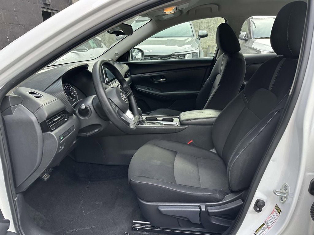 Used 2024 Nissan Sentra SV FWD image 12