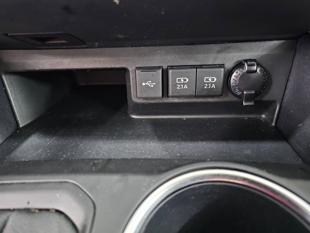 Used 2021 Toyota Highlander XLE image 31