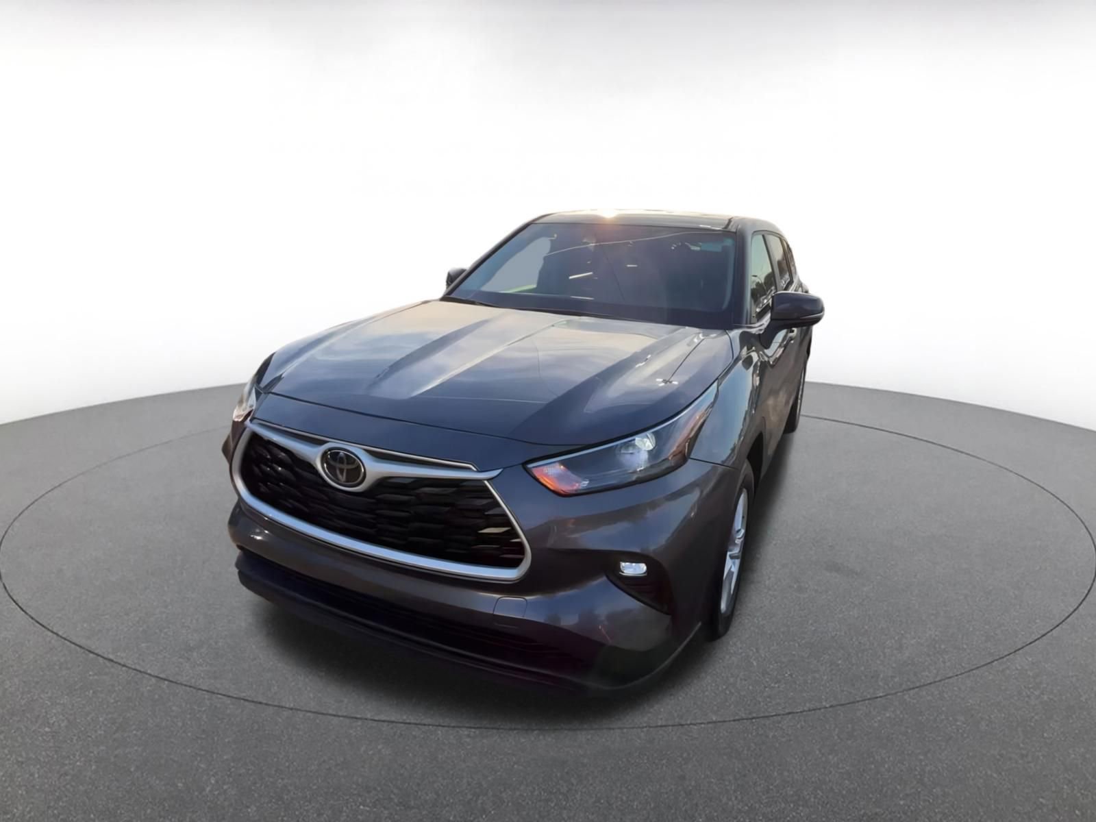 Used 2025 Toyota Highlander LE image 7