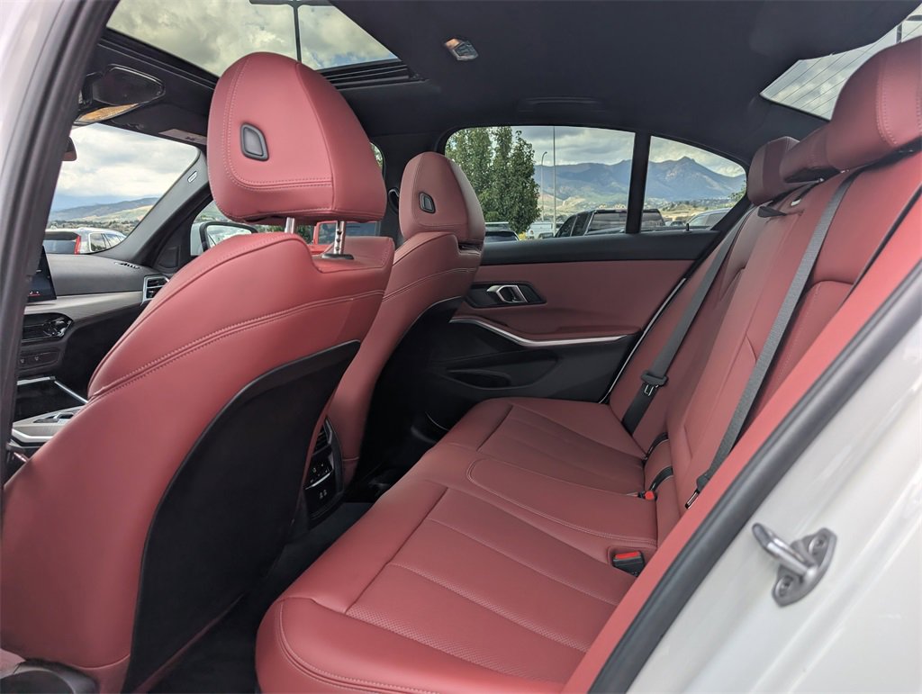 Used 2025 BMW 330i xDrive Sedan w/ Premium Package image 16