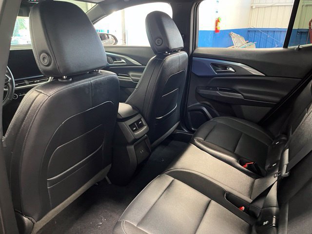 Used 2024 Chevrolet Equinox EV LT w/ LPO, Blackout Package FWD image 18