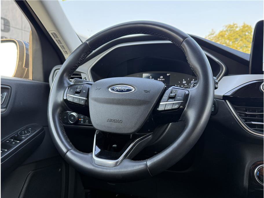 Used 2022 Ford Escape SEL image 11