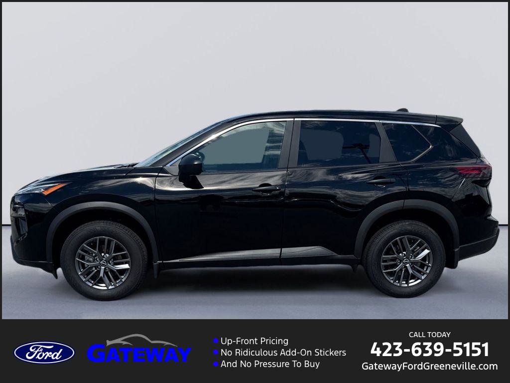 Used 2025 Nissan Rogue S image 1