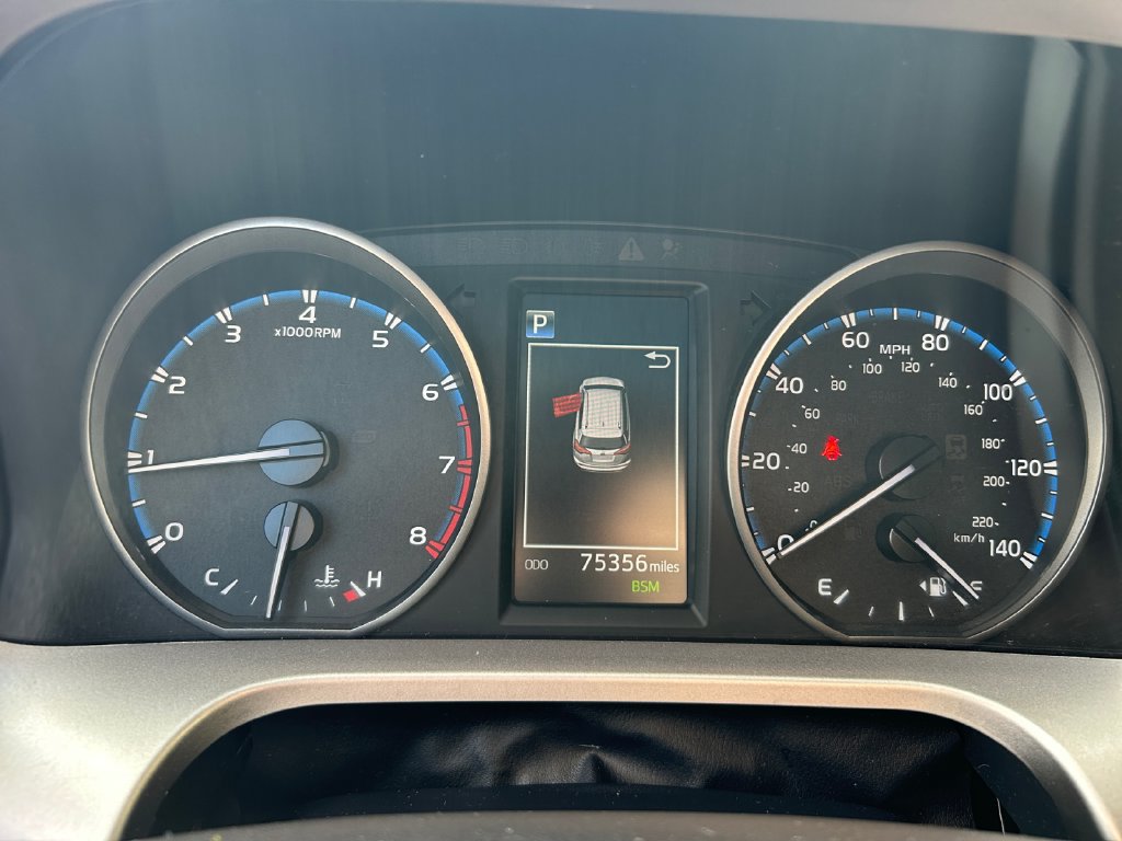 Used 2018 Toyota RAV4 XLE w/ Plus Extra Value Package AWD/4WD image 16
