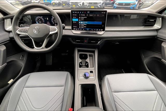 New 2025 Volkswagen Tiguan SE AWD/4WD image 6