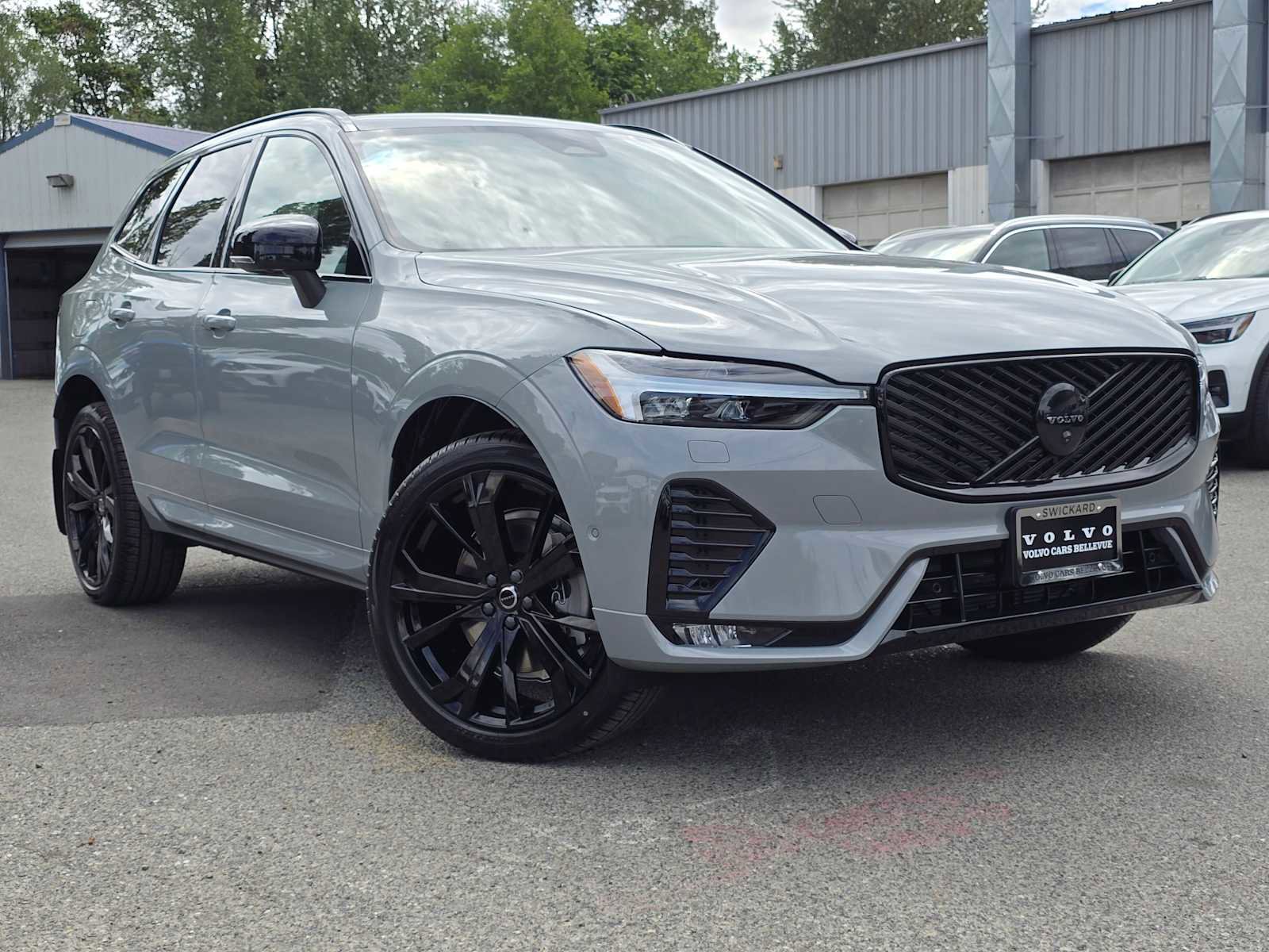 New 2026 Volvo XC60 B5 Ultra w/ Protection Package Premier