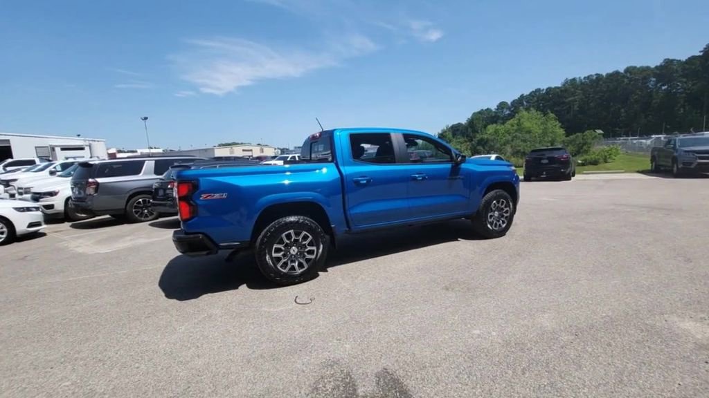 Used 2024 Chevrolet Colorado Z71 w/ Z71 Convenience Package 2 image 5