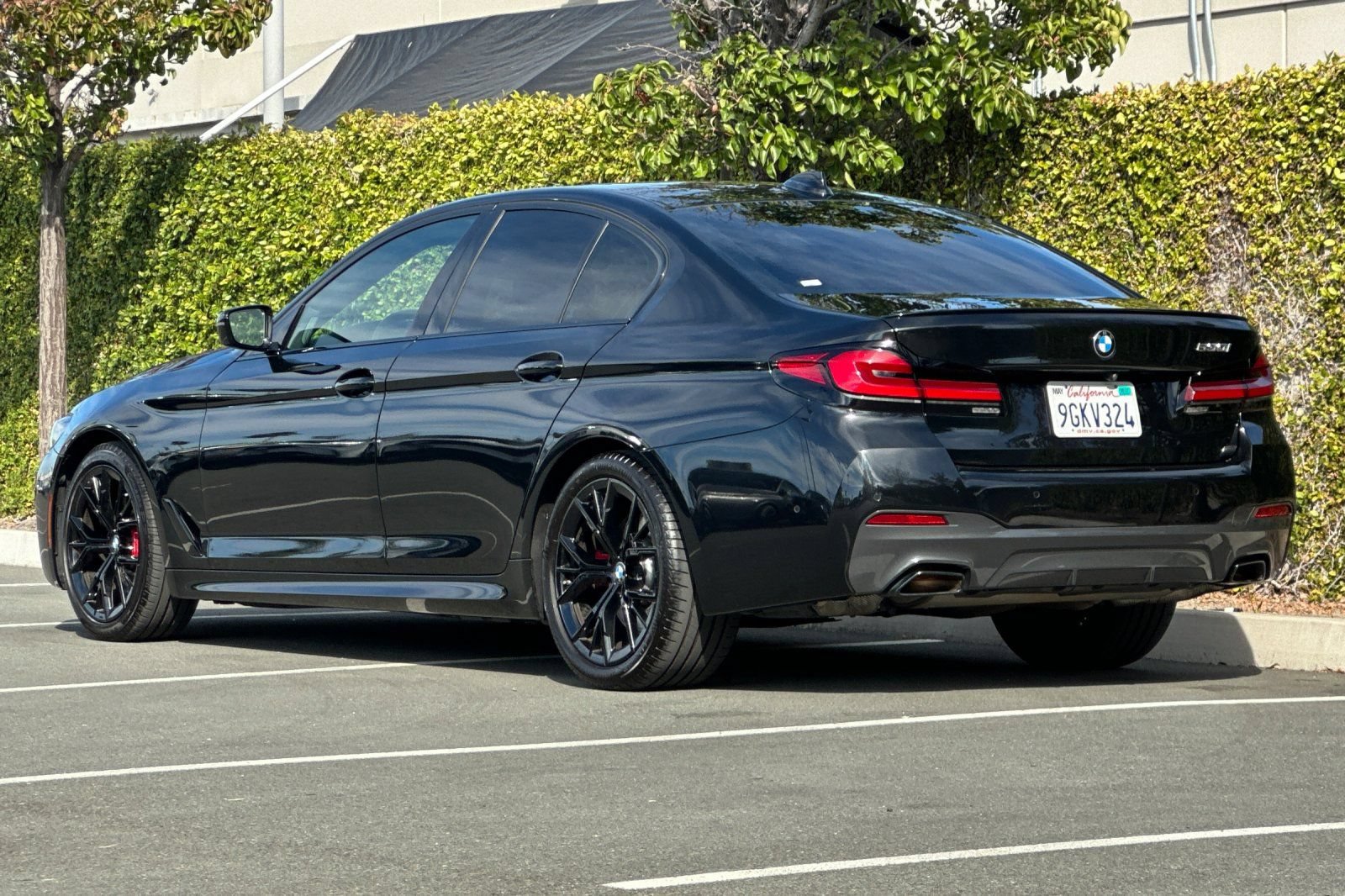 Used 2023 BMW 530i w/ M Sport Package RWD image 6