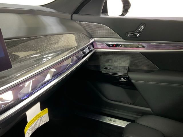 Used 2024 BMW i7 eDrive50 image 21