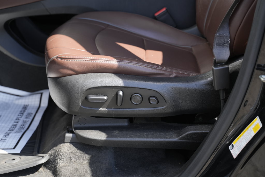 Used 2020 Buick Enclave Avenir w/ Avenir Technology Package AWD/4WD image 18
