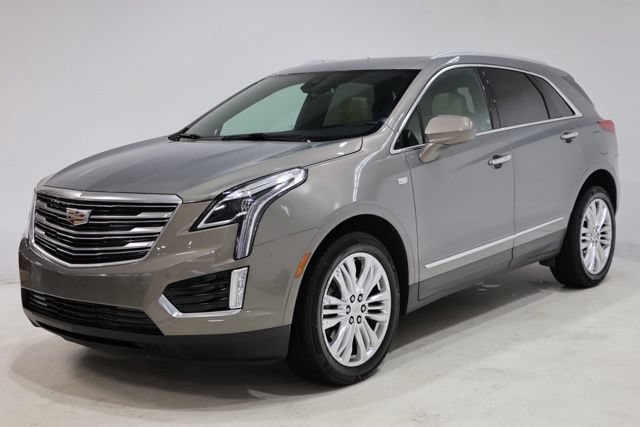 Used 2017 Cadillac XT5 Premium Luxury FWD image 3