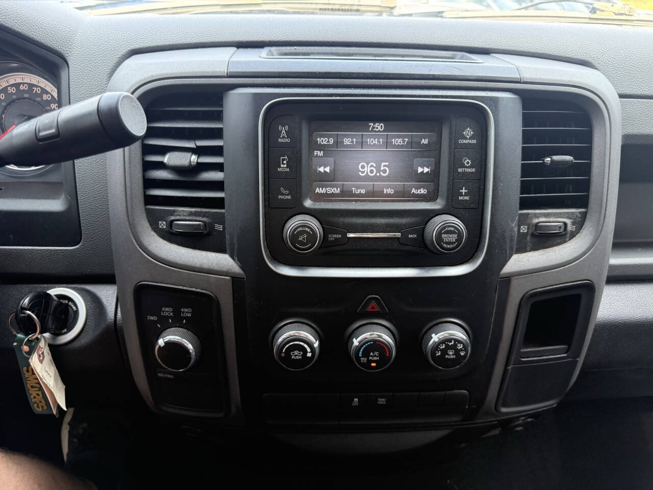 Used 2015 RAM 1500 ST AWD/4WD image 23