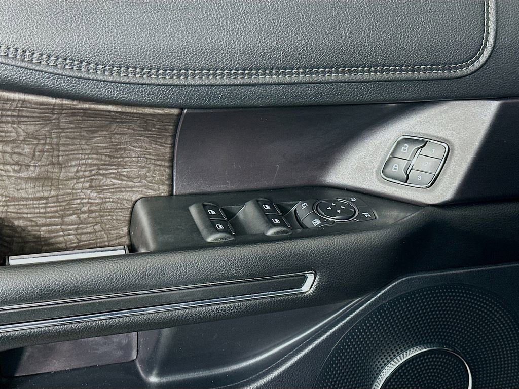 Used 2019 Ford Expedition Max Limited image 18