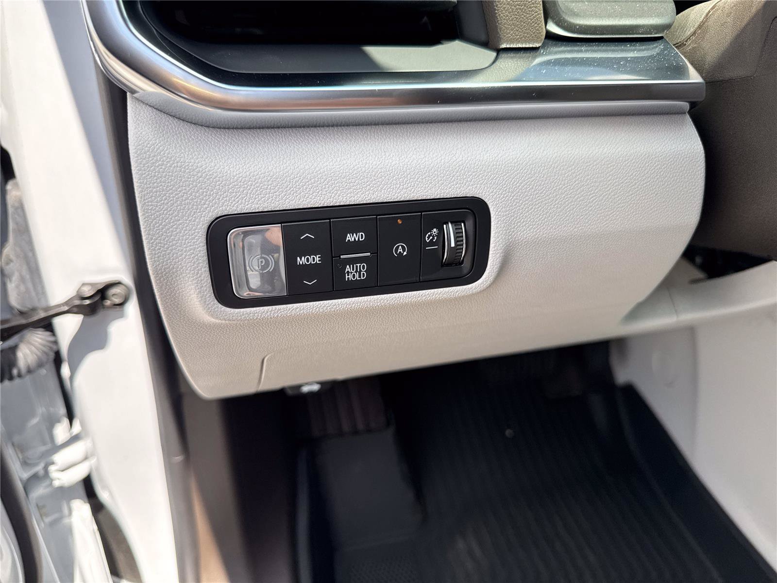 New 2026 GMC Terrain Denali w/ LPO, Floor Liner Package AWD/4WD image 19