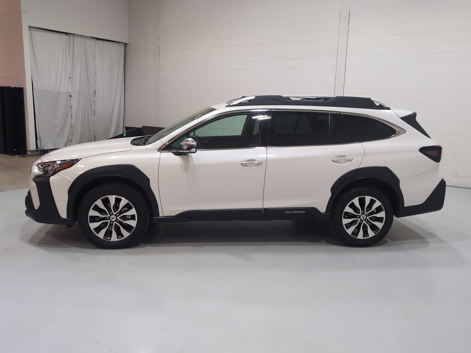 Certified 2024 Subaru Outback Touring XT AWD/4WD image 6
