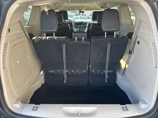 Used 2024 Chrysler Pacifica Select image 23
