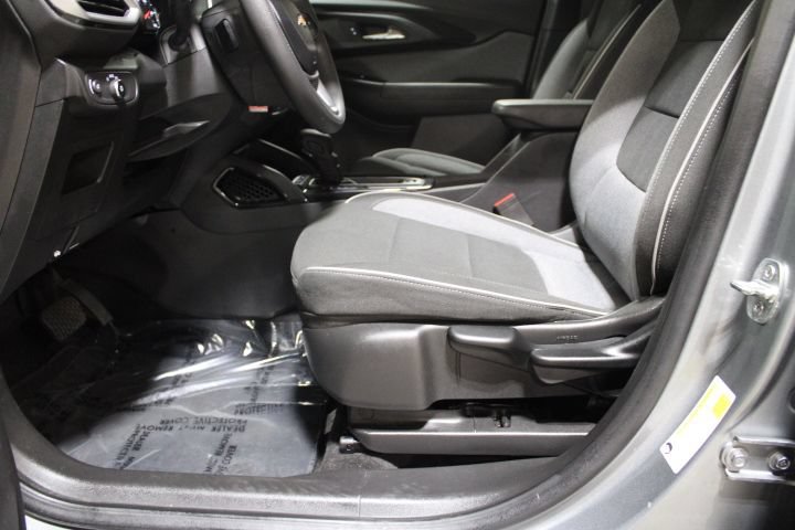 Used 2023 Chevrolet TrailBlazer LS FWD image 20
