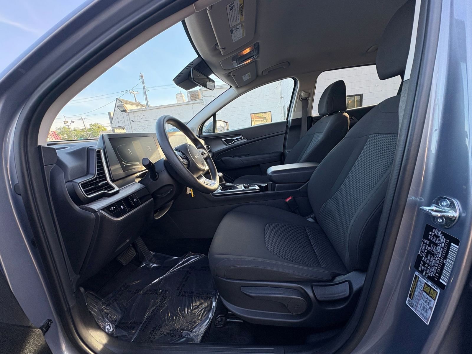 Used 2025 Kia Sportage LX image 25