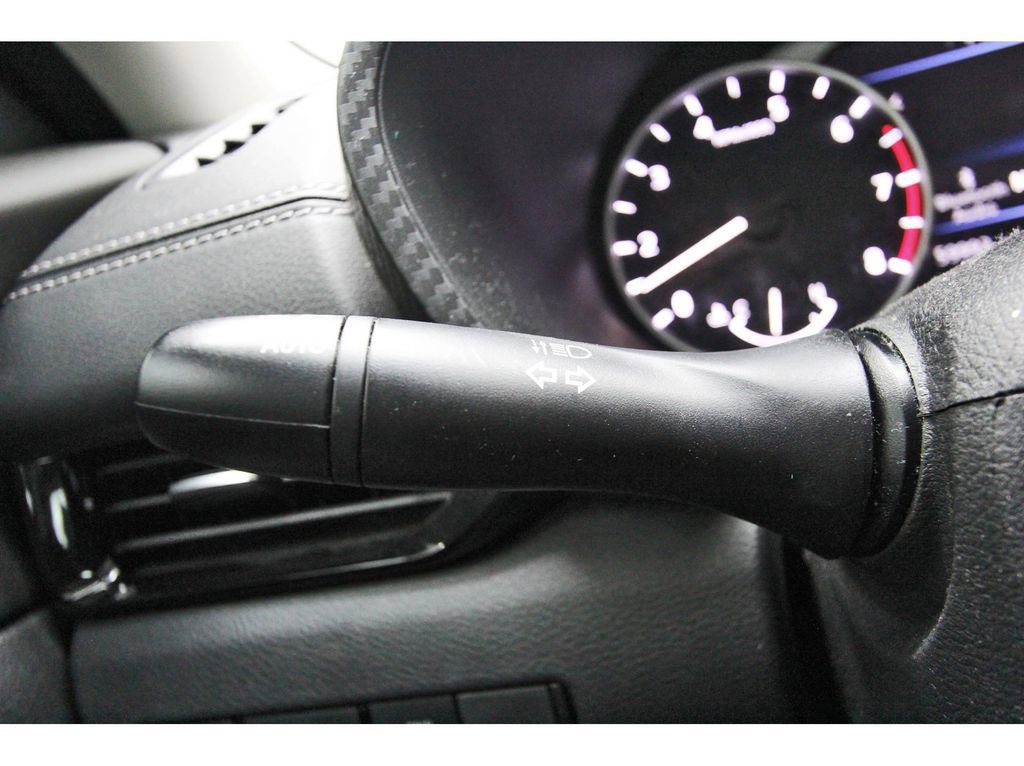 Used 2022 Nissan Sentra SV w/ Trunk Package image 11