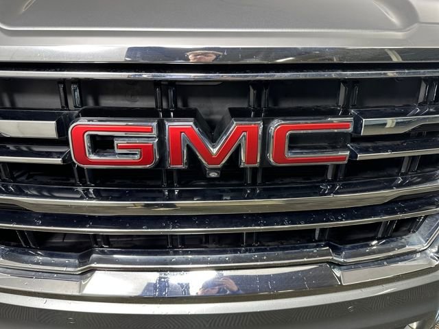 Used 2023 GMC Yukon SLT w/ SLT Premium Package image 9