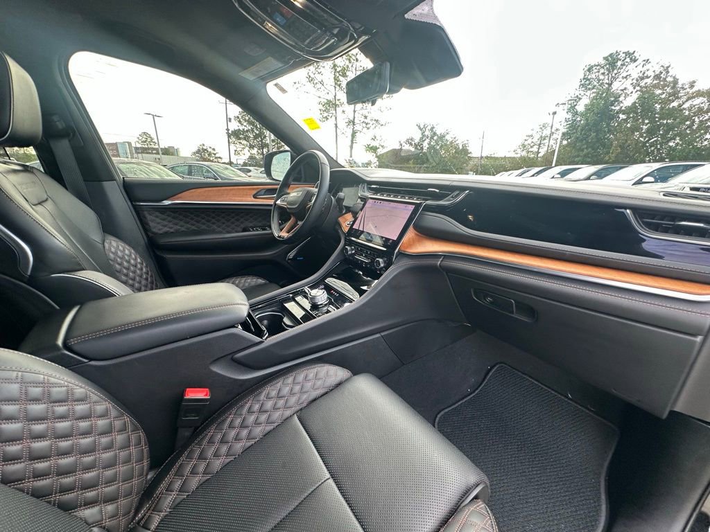 Used 2023 Jeep Grand Cherokee Summit image 30