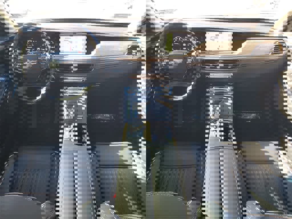 Used 2021 Genesis G90 3.3T Premium image 13