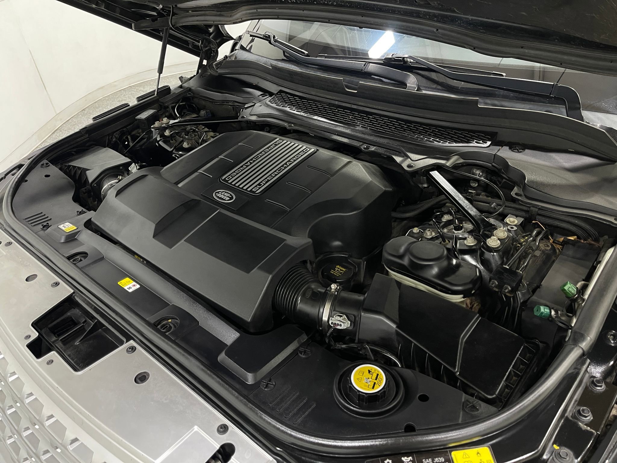 Used 2016 Land Rover Range Rover Supercharged image 27