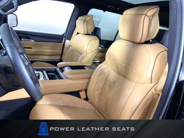 Used 2025 Jeep Grand Wagoneer L Series III w/ Rear Seat Video Group 1 AWD/4WD image 18
