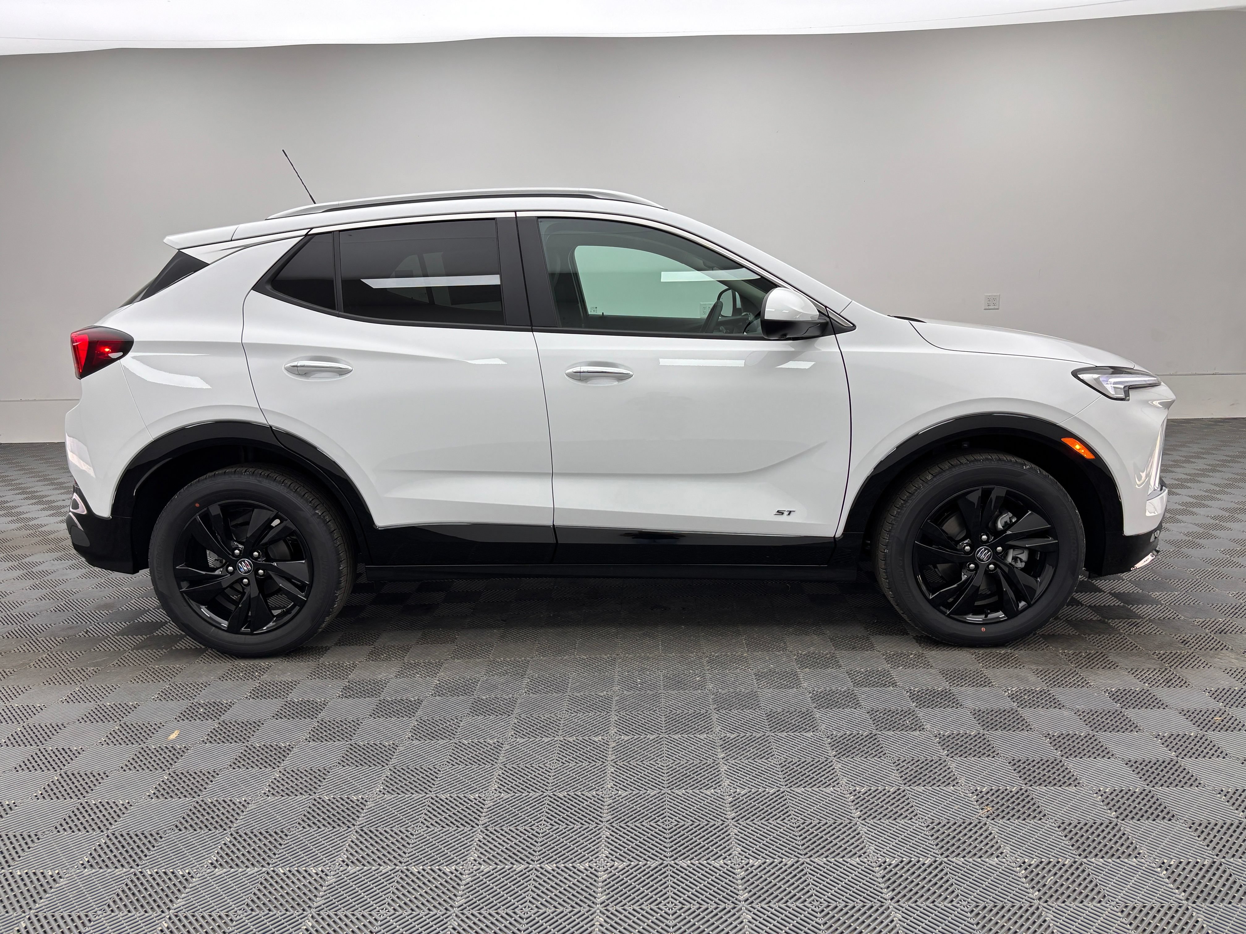 New 2026 Buick Encore GX Sport Touring w/ Advanced Technology Package FWD image 7