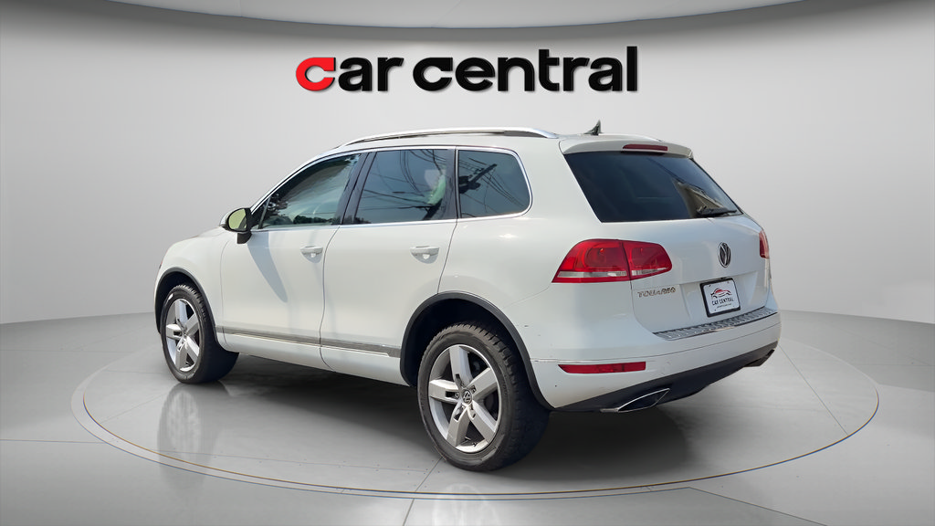 Used 2013 Volkswagen Touareg Sport AWD/4WD image 3