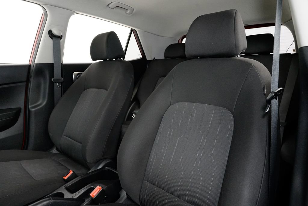 Used 2020 Hyundai Venue SE image 9