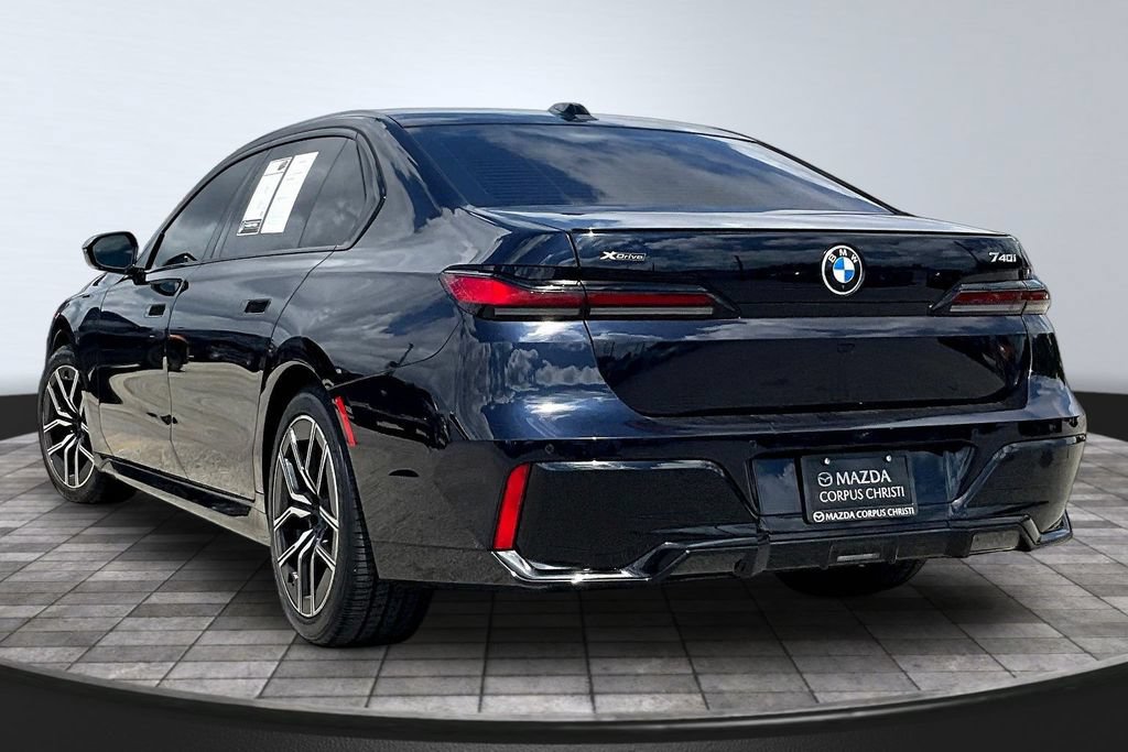 Used 2025 BMW 740i xDrive AWD/4WD image 5