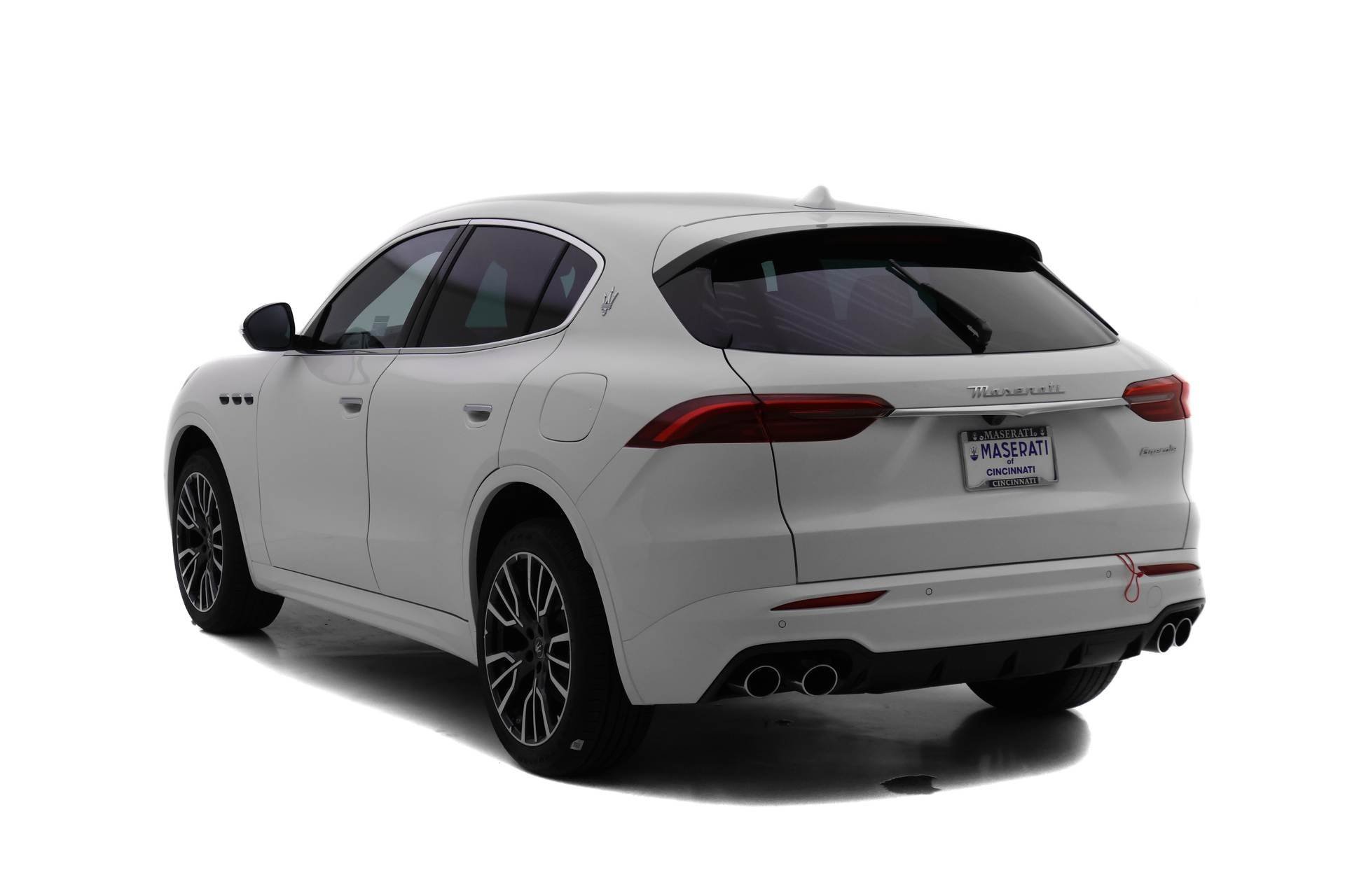 New 2025 Maserati Grecale GT image 5