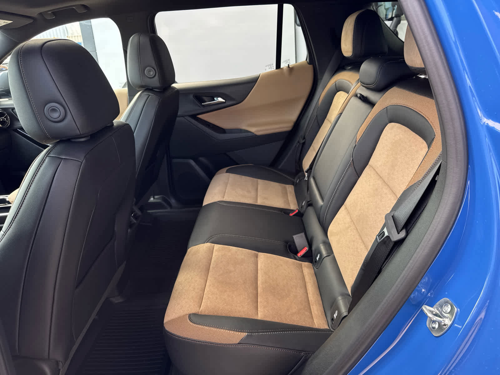 New 2026 Chevrolet Equinox ACTIV w/ Convenience Package III image 32