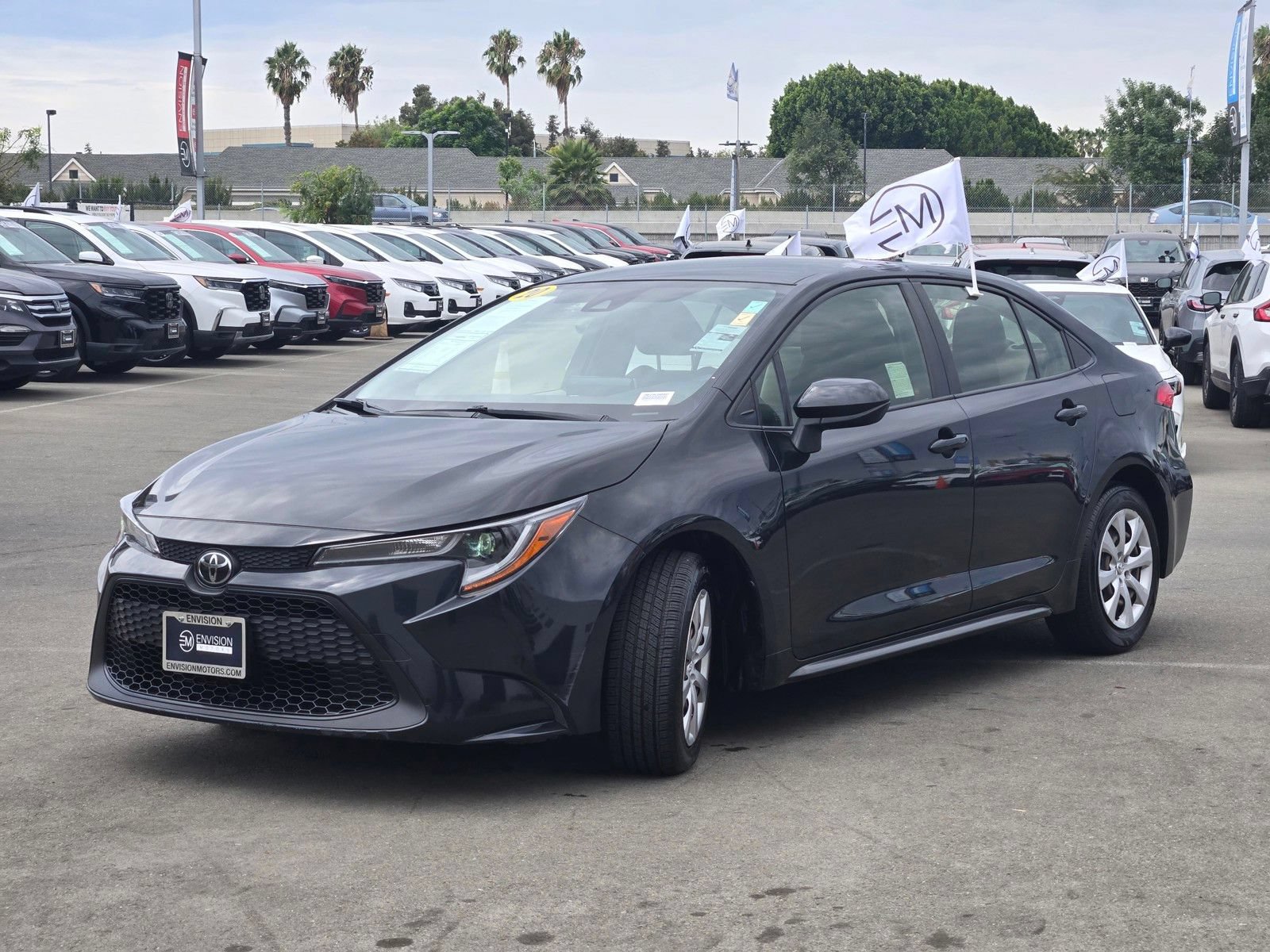 Used 2020 Toyota Corolla LE w/ Carpet Mat Package (TMS) FWD image 3