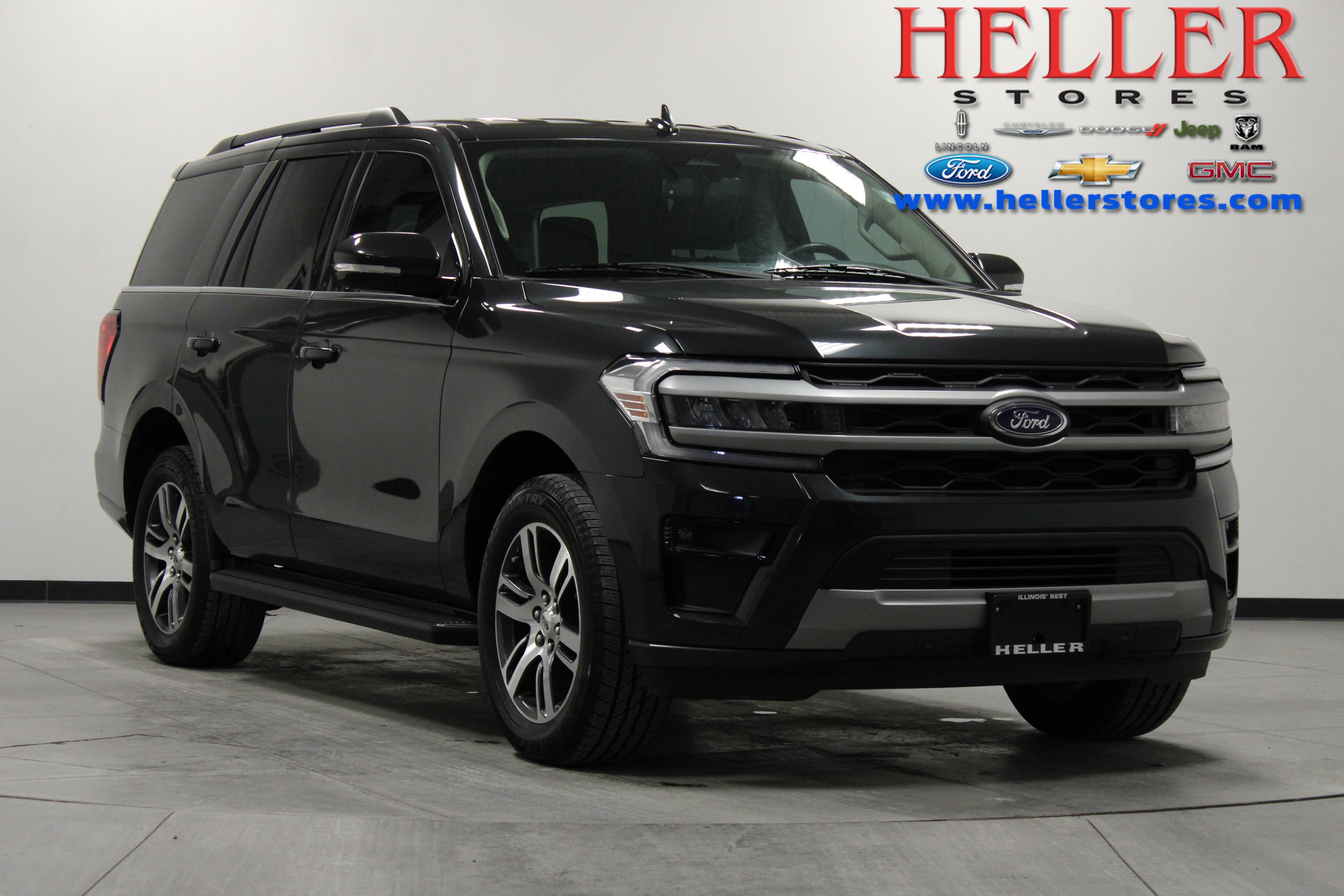 Used 2024 Ford Expedition XLT image 1