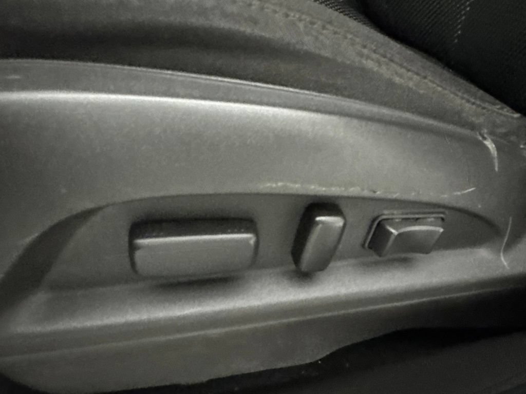 Used 2015 Chevrolet Equinox LT w/ Driver Convenience Package FWD image 18