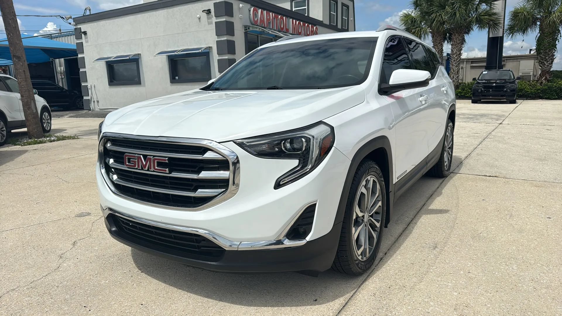 Used 2019 GMC Terrain SLT FWD image 1
