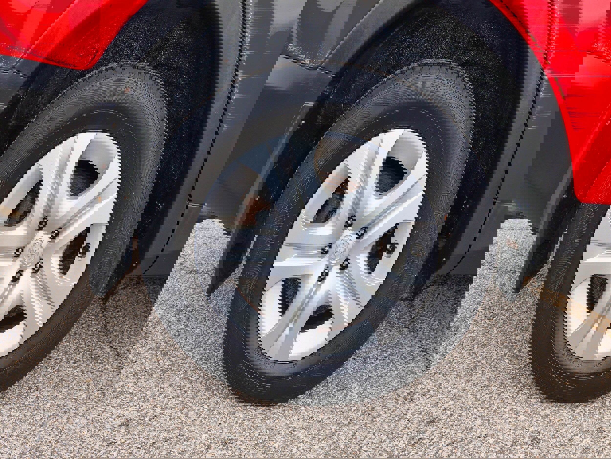 Used 2014 Toyota RAV4 LE image 26