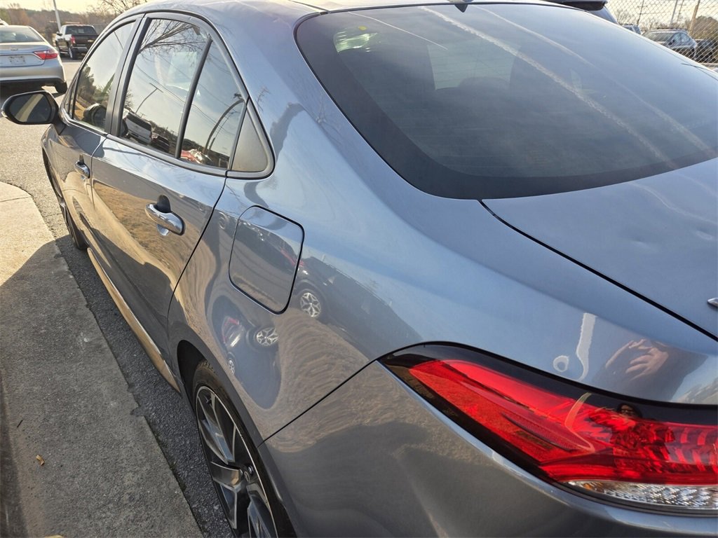 Used 2020 Toyota Corolla SE w/ SE Premium Package image 5