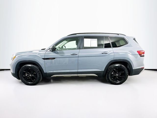 Used 2025 Volkswagen Atlas Peak Edition SE AWD/4WD image 5