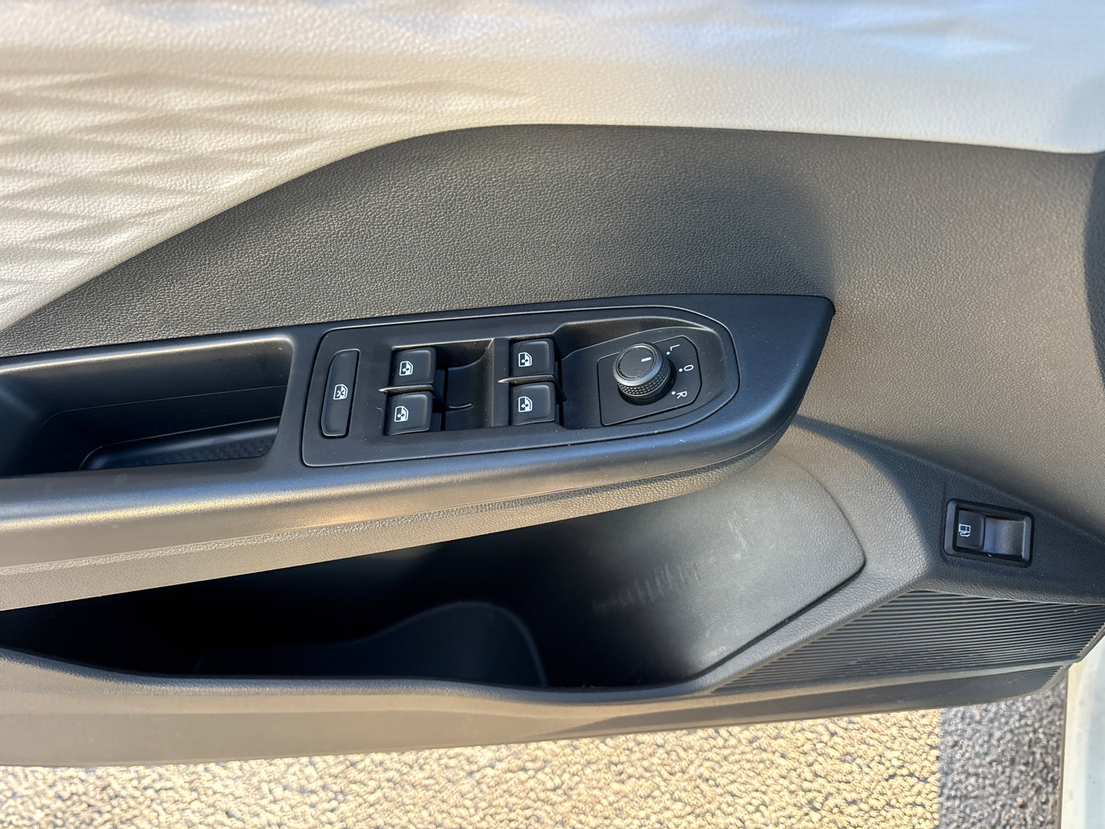 Used 2023 Volkswagen Taos S image 13