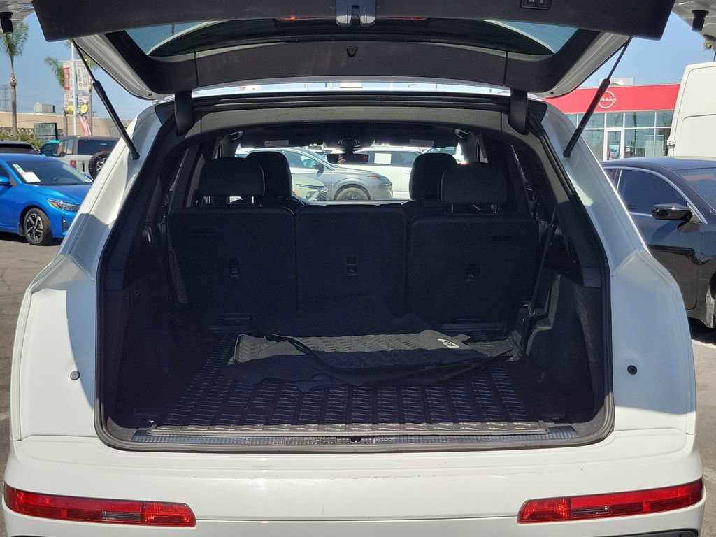 Used 2021 Audi Q7 3.0T Prestige w/ Prestige Package AWD/4WD image 24