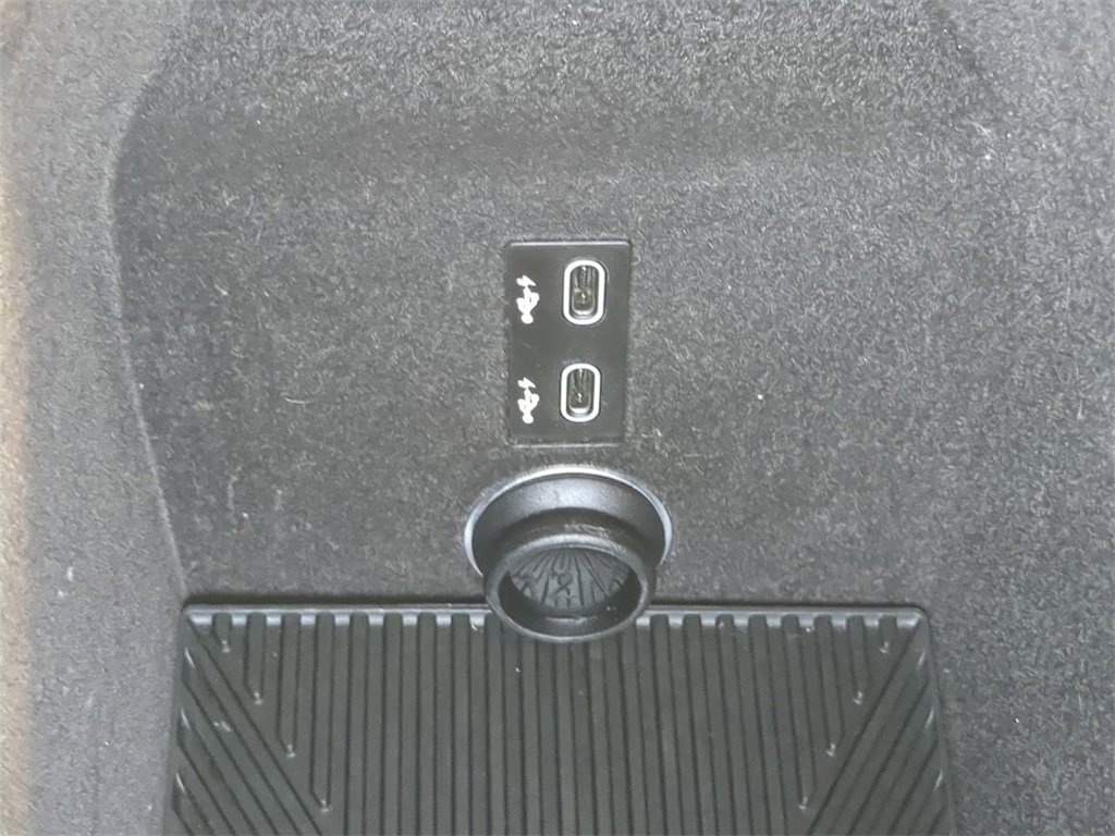 Certified 2023 BMW 760i xDrive w/ Executive Package image 24