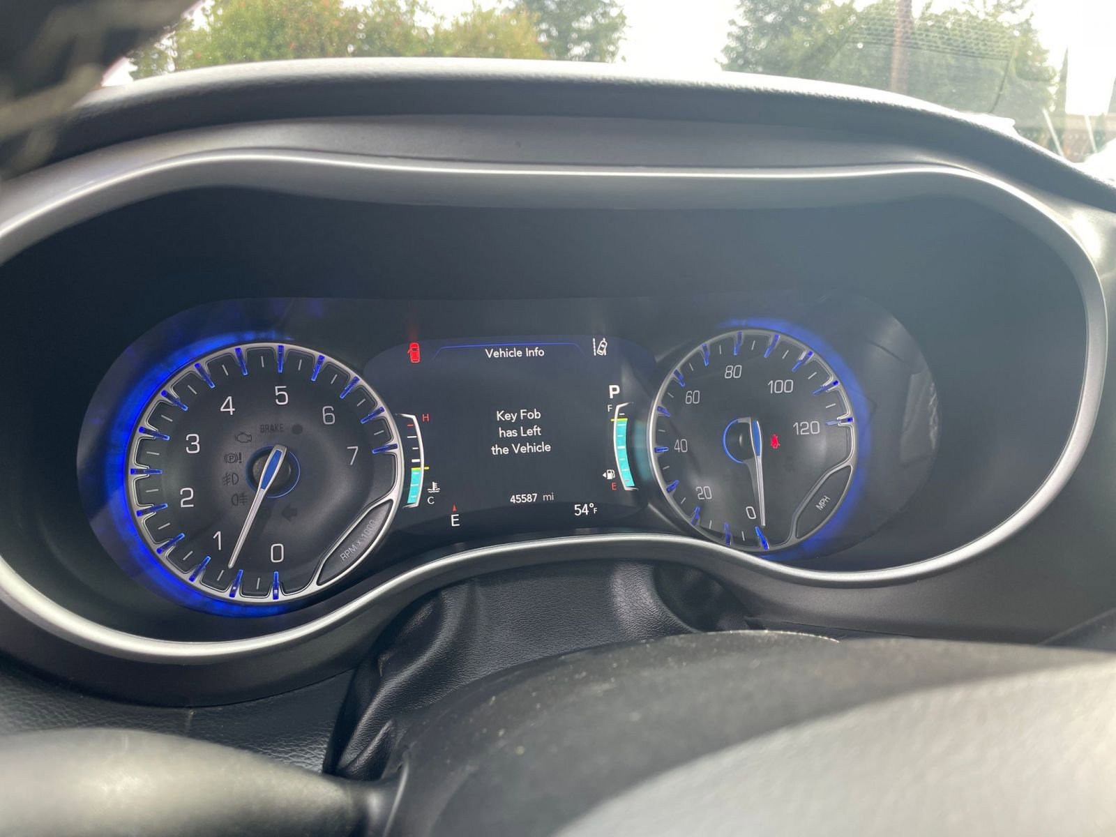 Used 2025 Chrysler Pacifica Select image 37