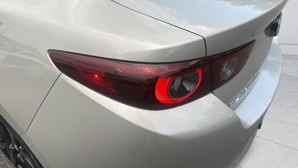Used 2025 MAZDA MAZDA3 s FWD image 28